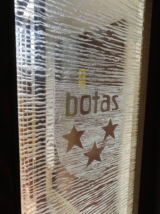 Botas Шале